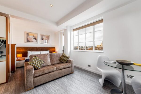 Studio flat South Kensington