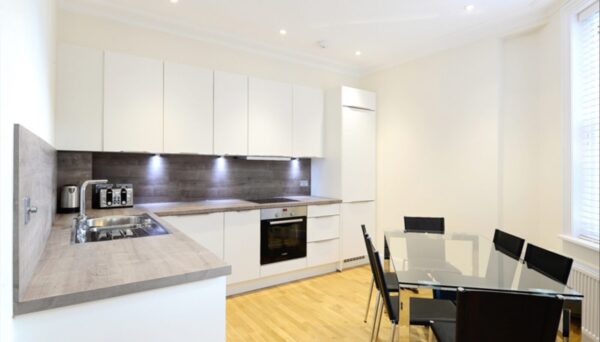 Three Bedrooms Flat Hammersmith