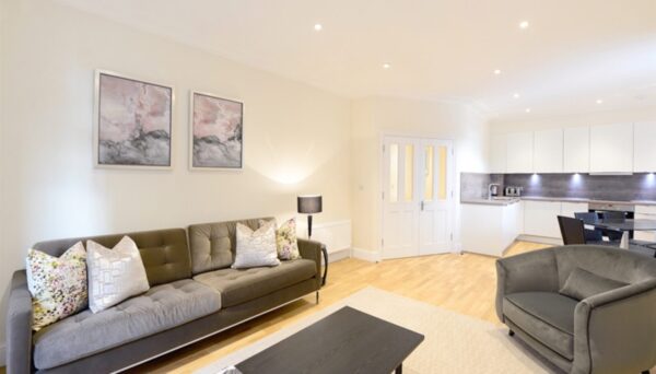 Three Bedrooms Flat Hammersmith