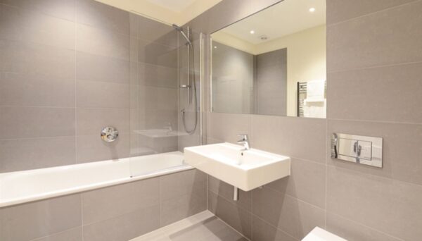 Three Bedrooms Flat Hammersmith