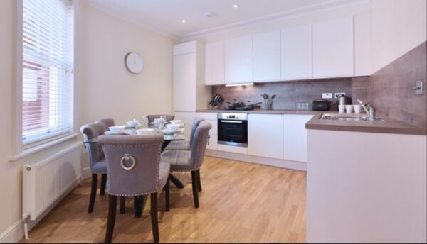 Three Bedrooms Flat Hammersmith