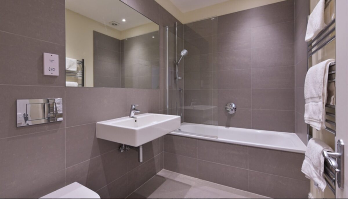 Three Bedrooms Flat Hammersmith