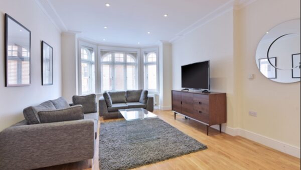 Three Bedrooms Flat Hammersmith