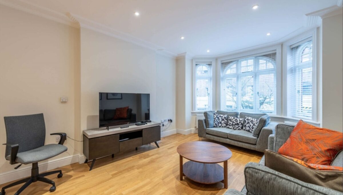 Three Bedrooms Flat Hammersmith