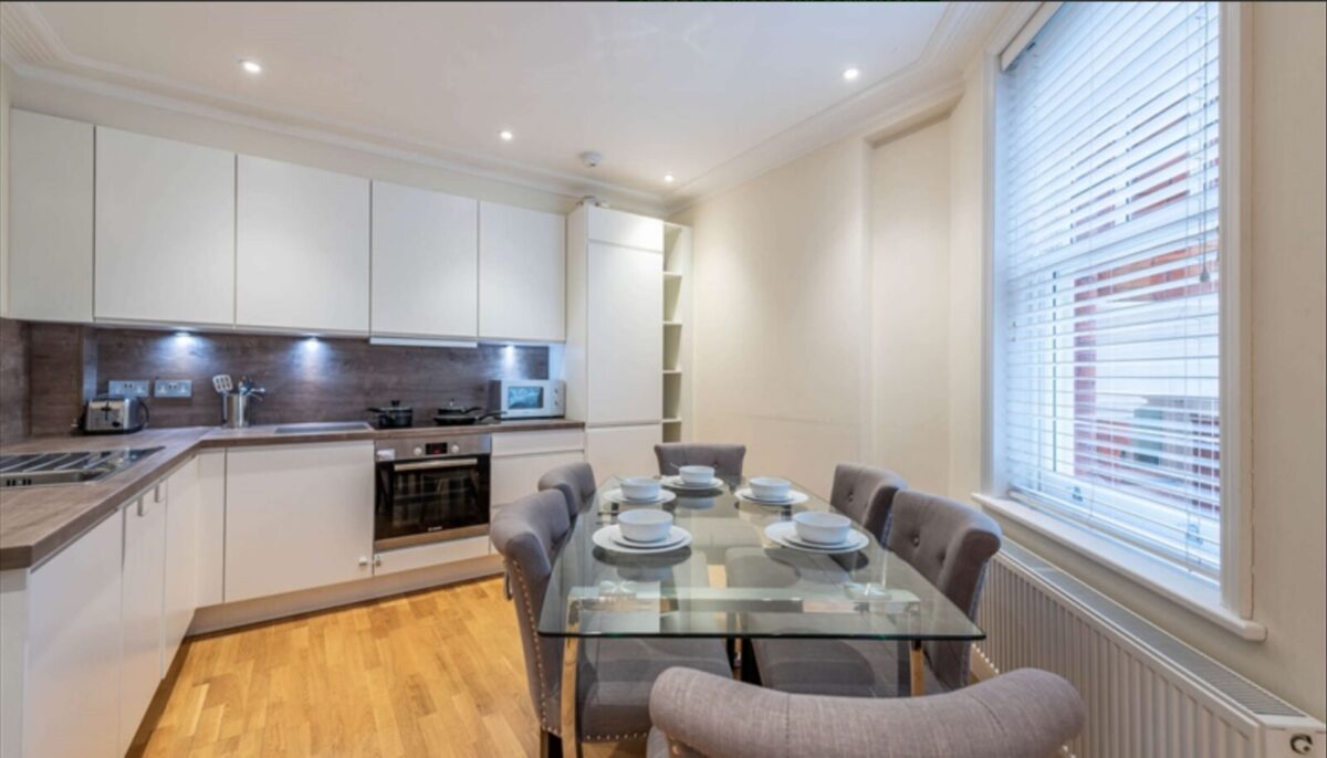 Three Bedrooms Flat Hammersmith