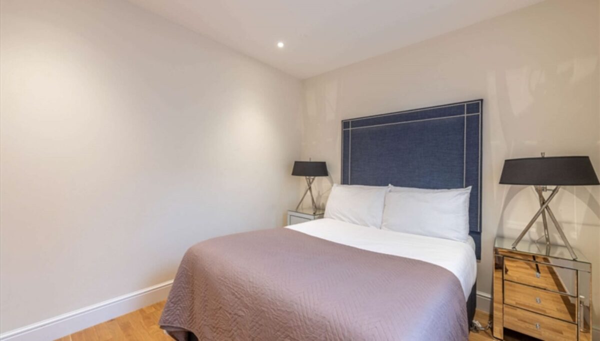 Three Bedrooms Flat Hammersmith