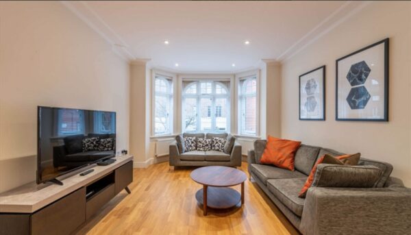 Three Bedrooms Flat Hammersmith