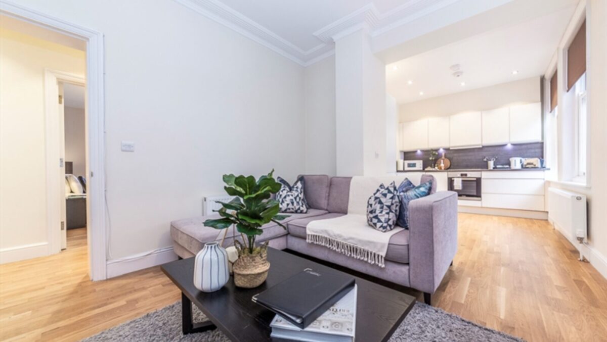 Three Bedrooms Flat Hammersmith