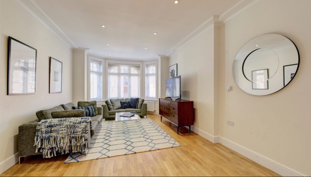 Three Bedrooms Flat Hammersmith