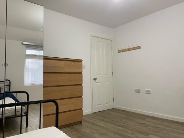 Three Bedroom flat Wimbledom