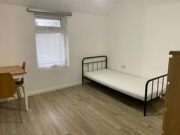 Three Bedroom flat Wimbledom